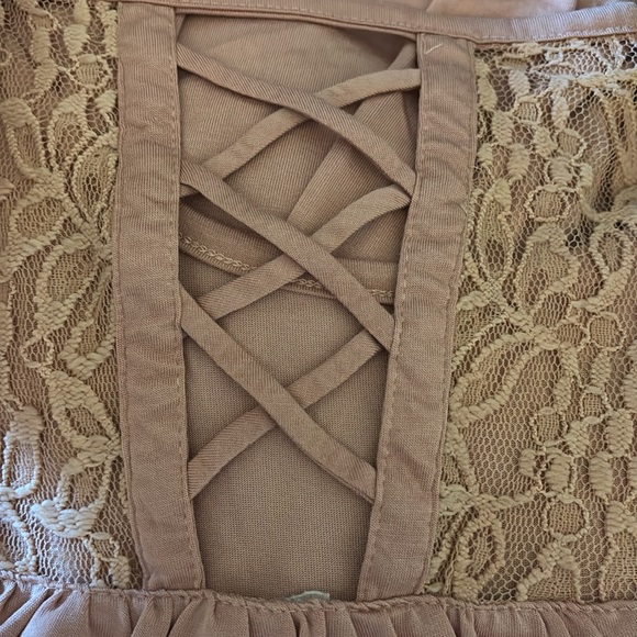 pink no boundaries lace top - Picture 4 of 6